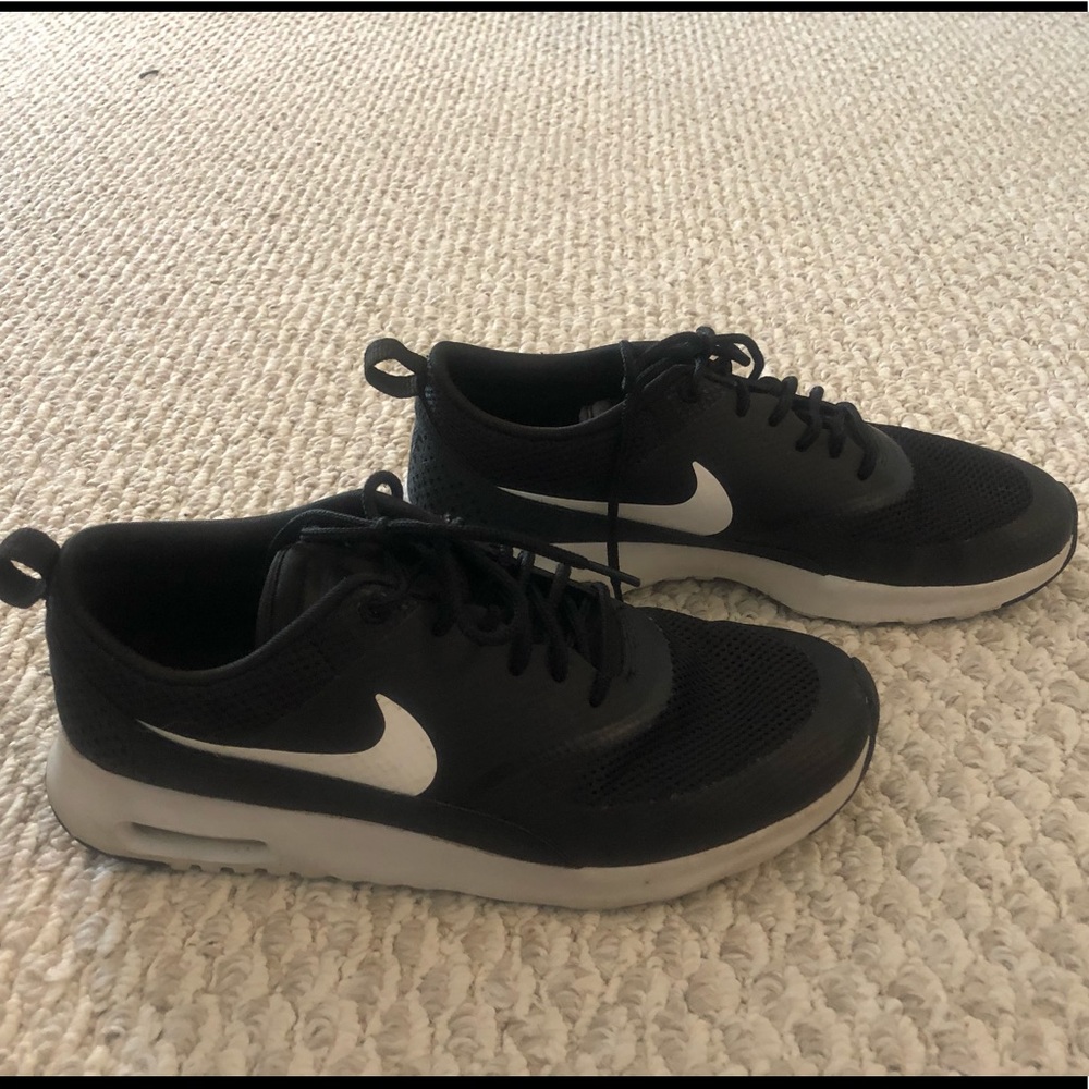 Nike tennis shoes